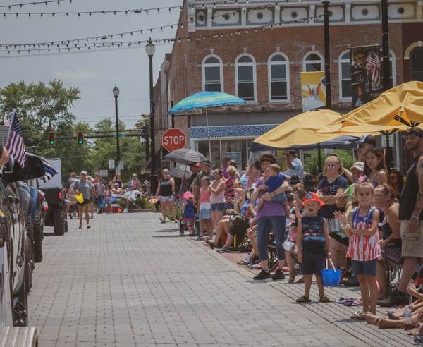 Parade crowd in downtown Lebanon